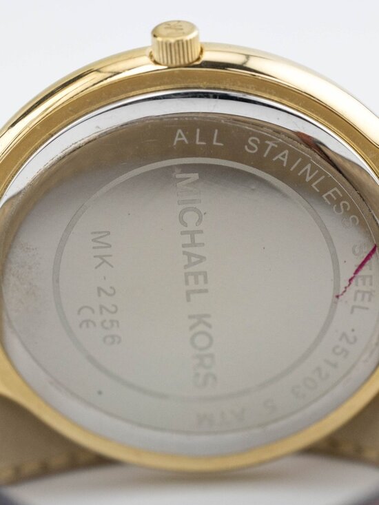 Michael Kors MK-2256  Leather Strap Quartz Analog Women\'s Watch New Battery